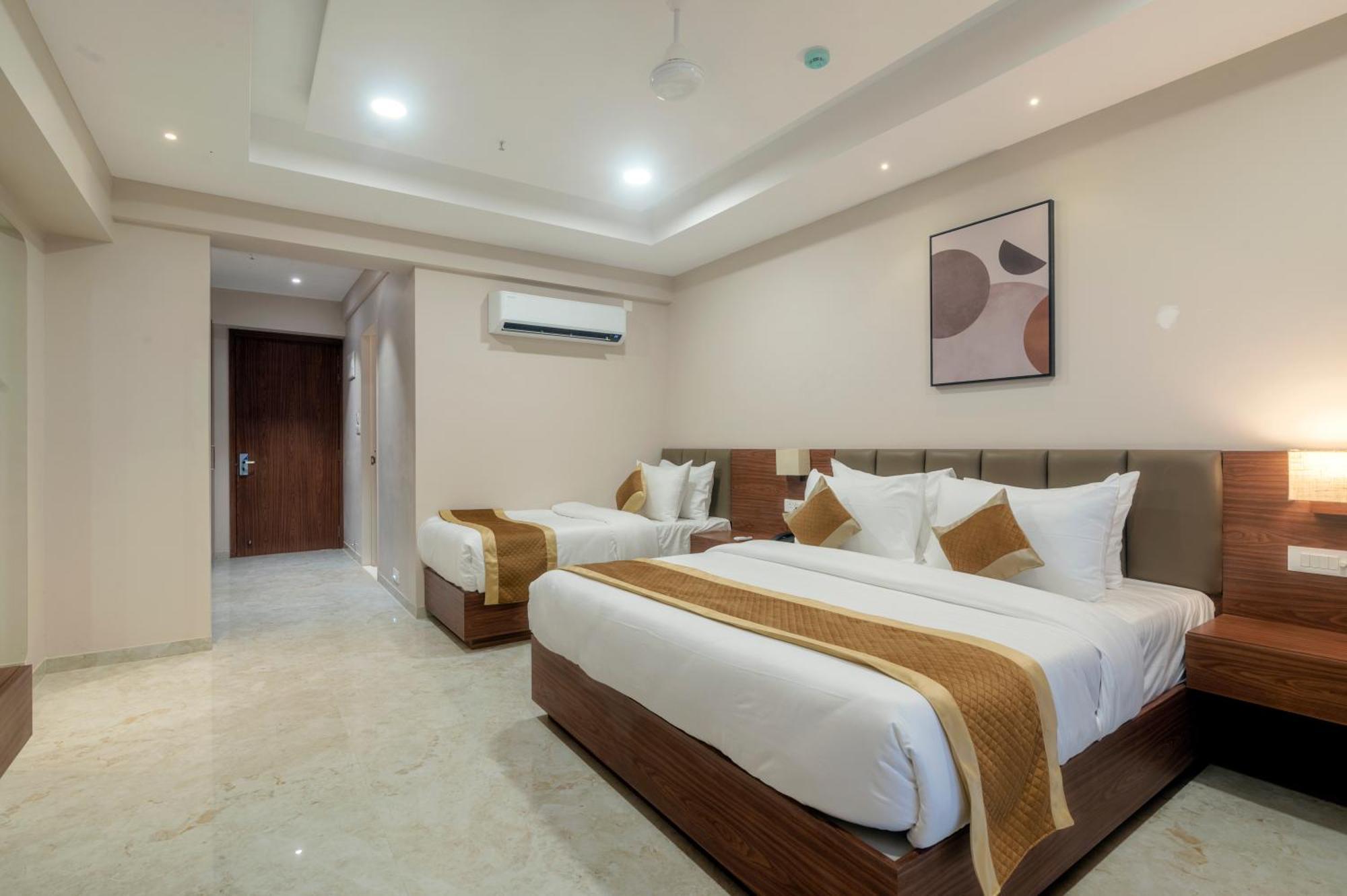 Vits Satyajeet Karad Hotel Luaran gambar
