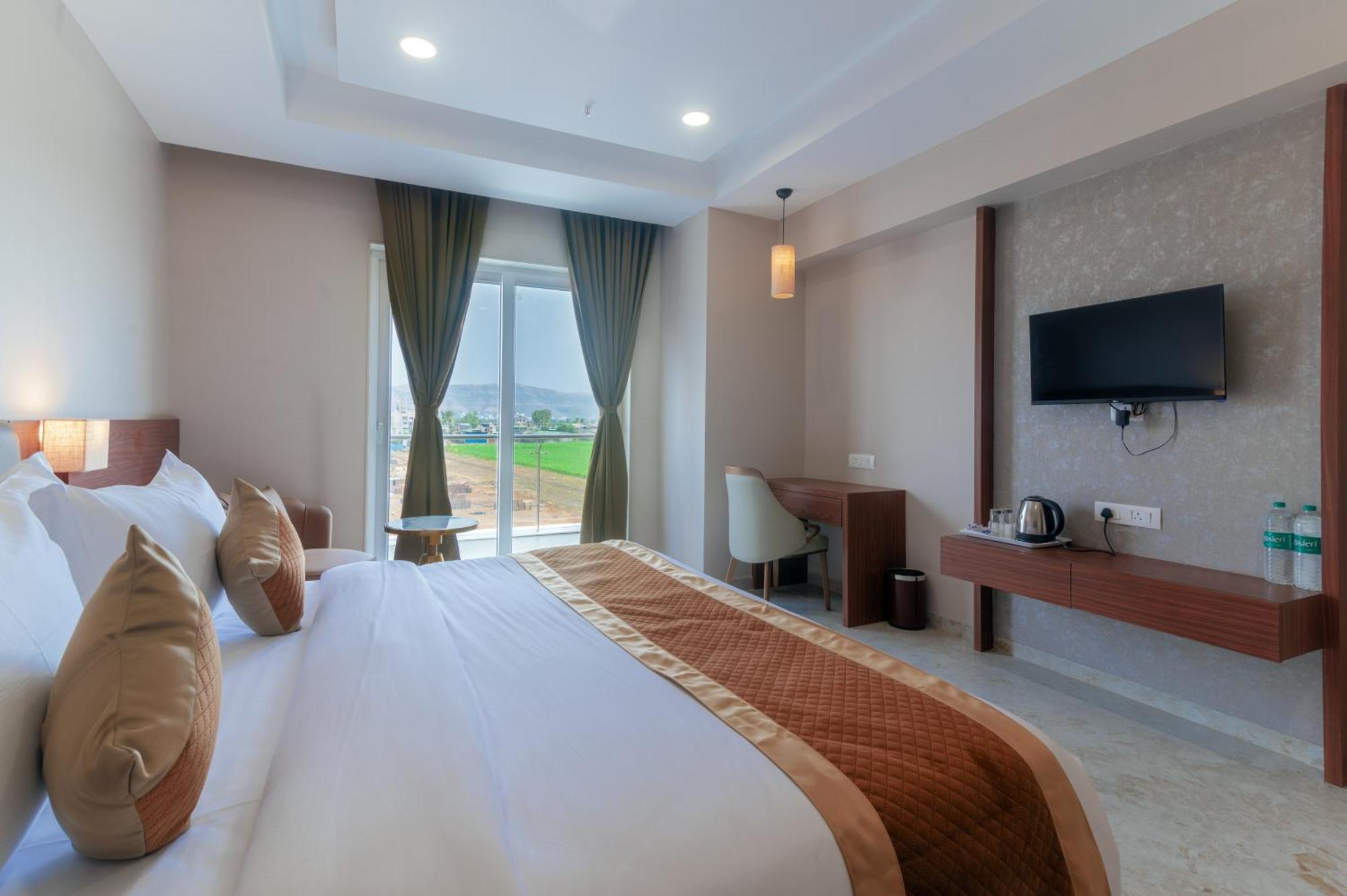 Vits Satyajeet Karad Hotel Luaran gambar