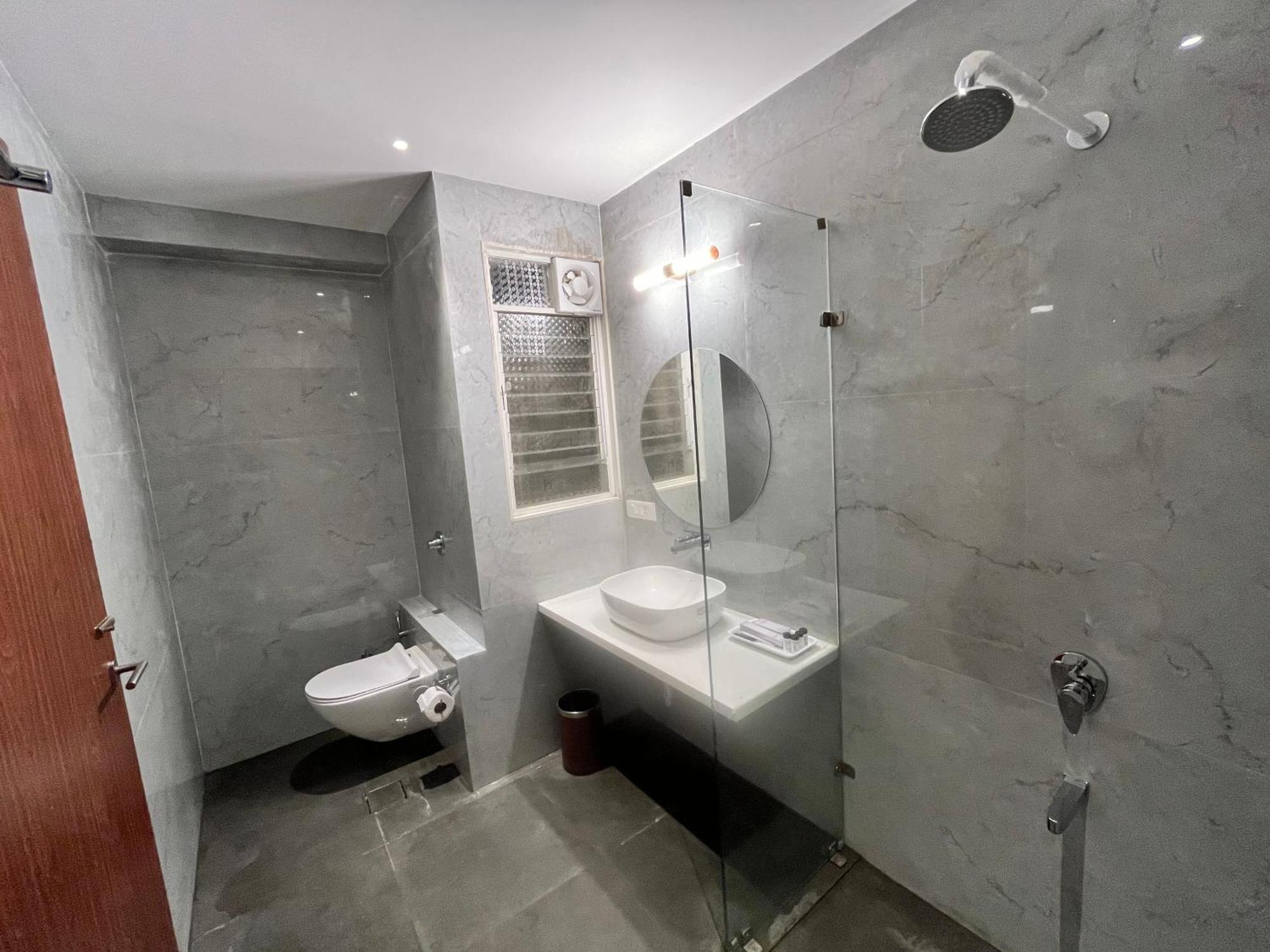 Vits Satyajeet Karad Hotel Luaran gambar