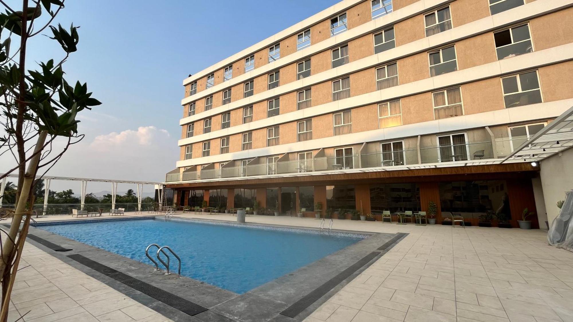 Vits Satyajeet Karad Hotel Luaran gambar