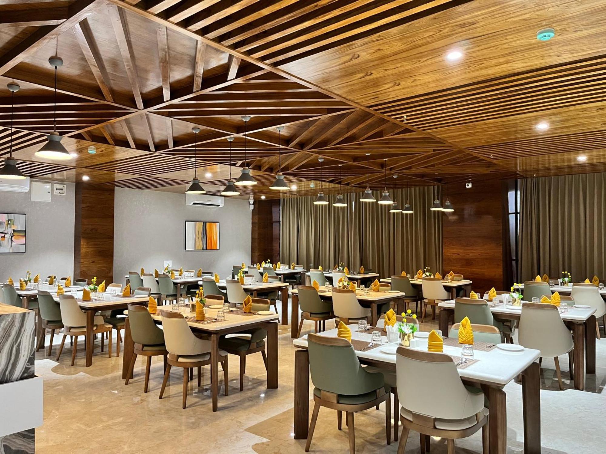 Vits Satyajeet Karad Hotel Luaran gambar